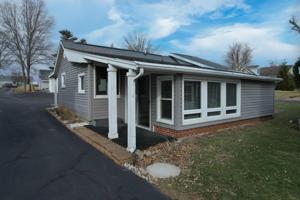 3957 N Cottage