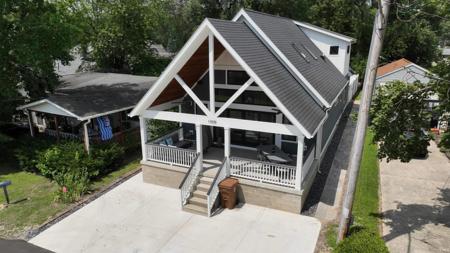 11979 W Freeman