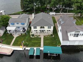 9119 E Morrison Island