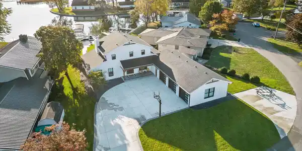 2612 Wolfs Point