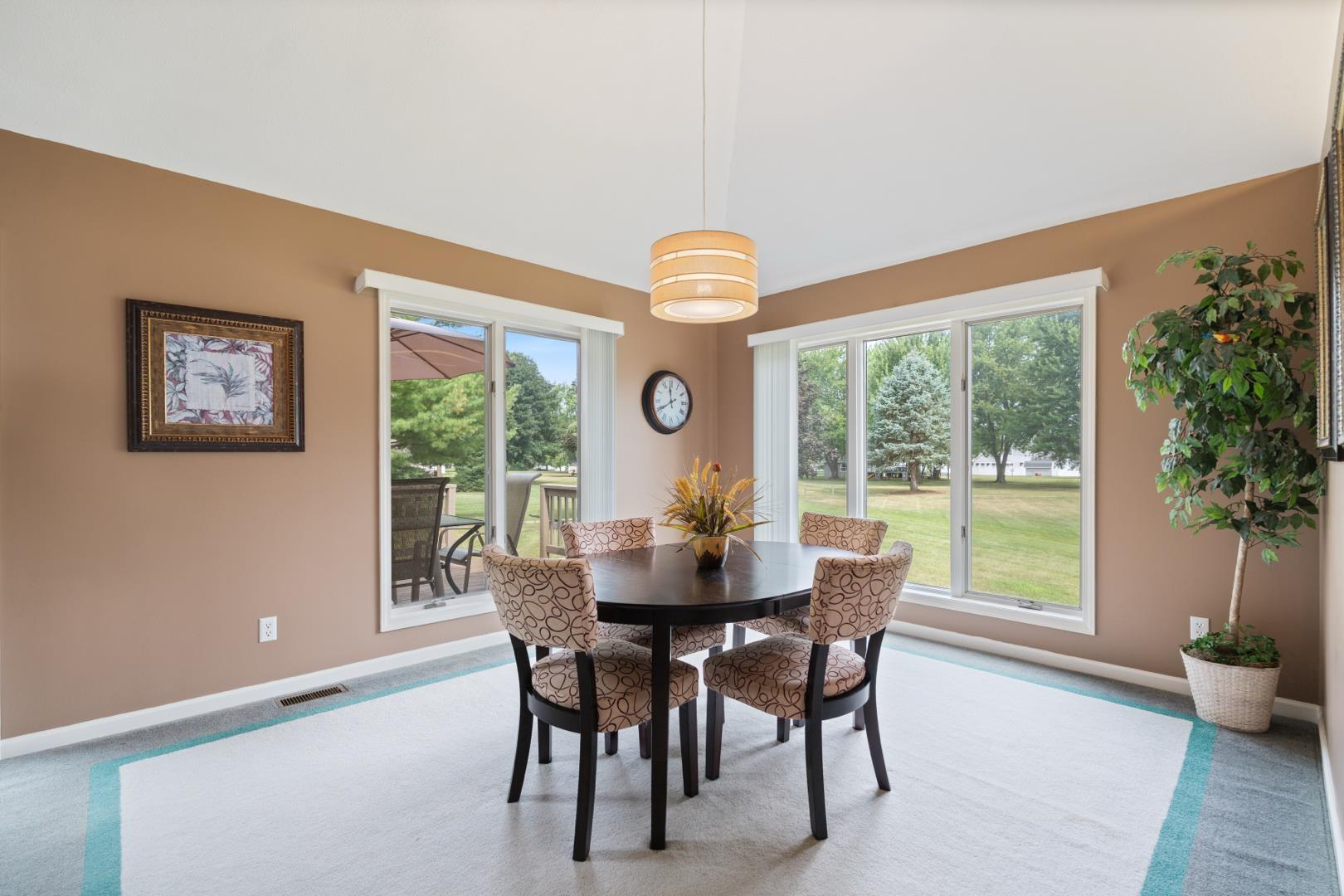 Image 2: Dining Area Image 2: Dining Area
