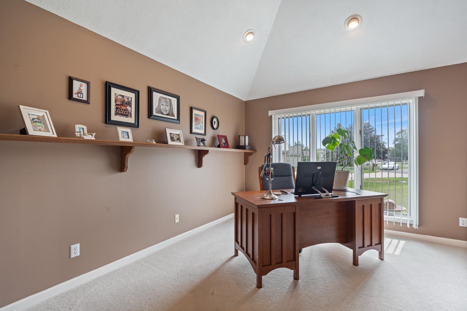 Image 3: In Home Office Space Image 3: In Home Office Space