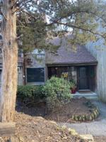 9389 S Pointe LaSalles