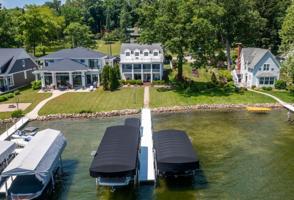 3490 N Bay View