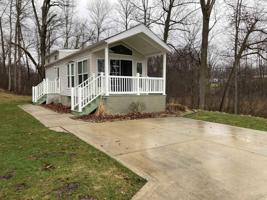 135 Lane 150A Hamilton Lake
