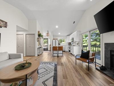 9379 S Pointe Retreat