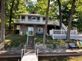 838 Lakeside