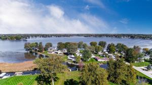 1723 Chapman Lake