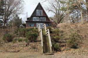 8677 N Kiger
