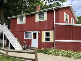 3943 Lake Shore