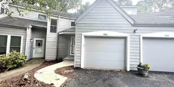 1980 S Bay Pointe