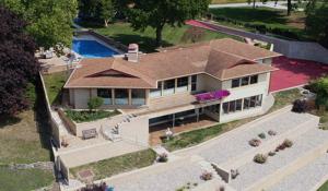 2164 N Norway