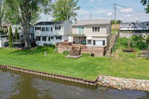 8061 N West Shafer