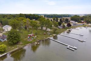 4484 E Shore