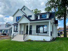 1717 Colonial