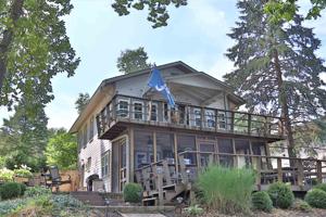 3057 N Lakeshore