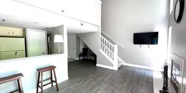 9050 S Pointe Ridge