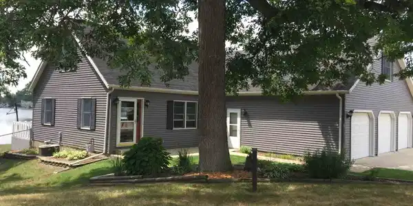 1715 Colonial