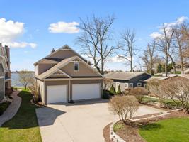 825 E Northshore