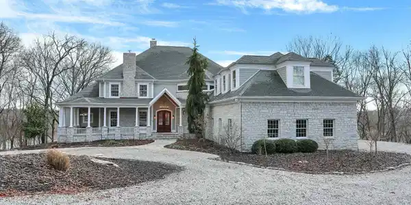 9699 S Stillwater