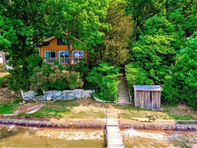 1560 Lane 105 Lake James