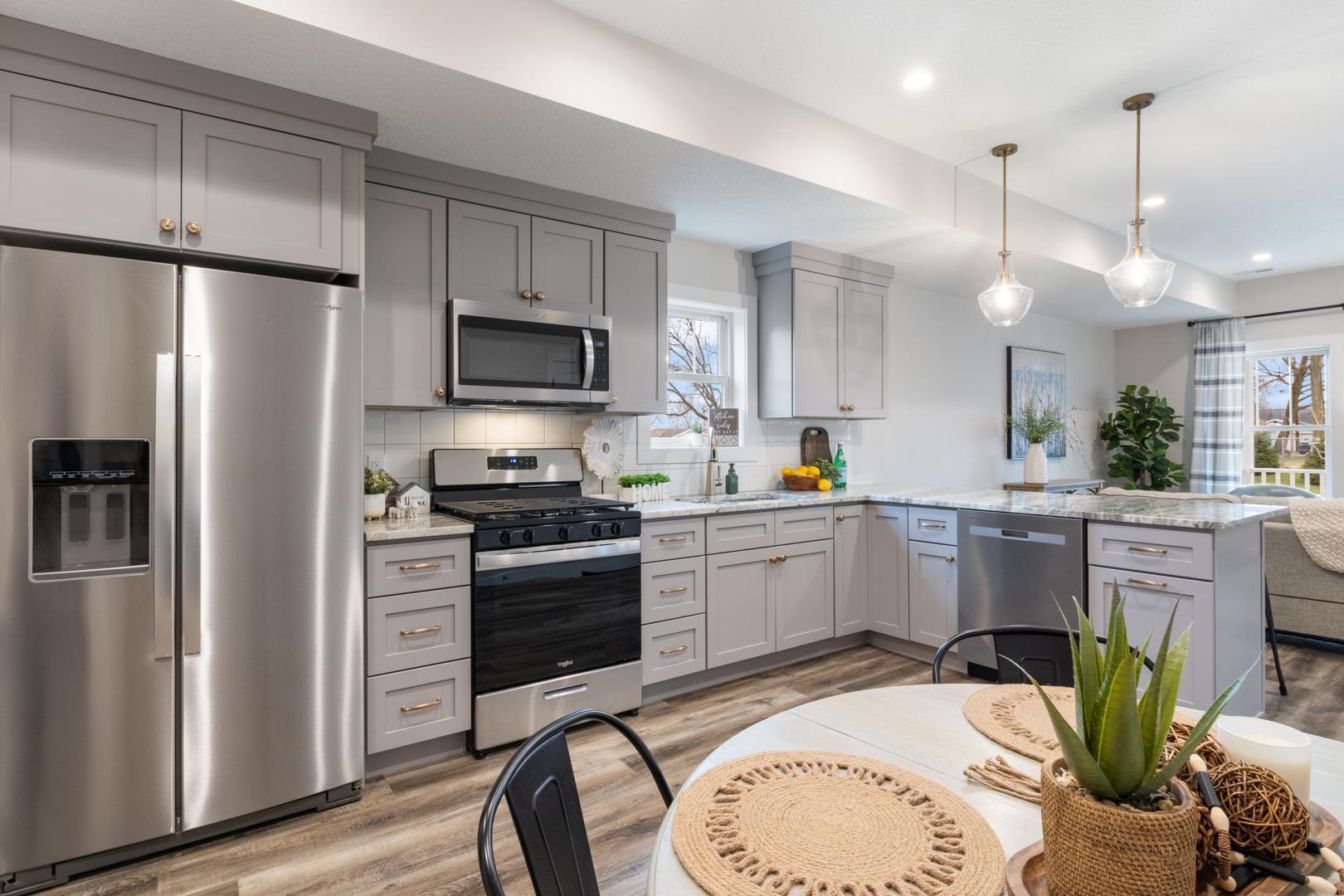 Image 3: Kitchen