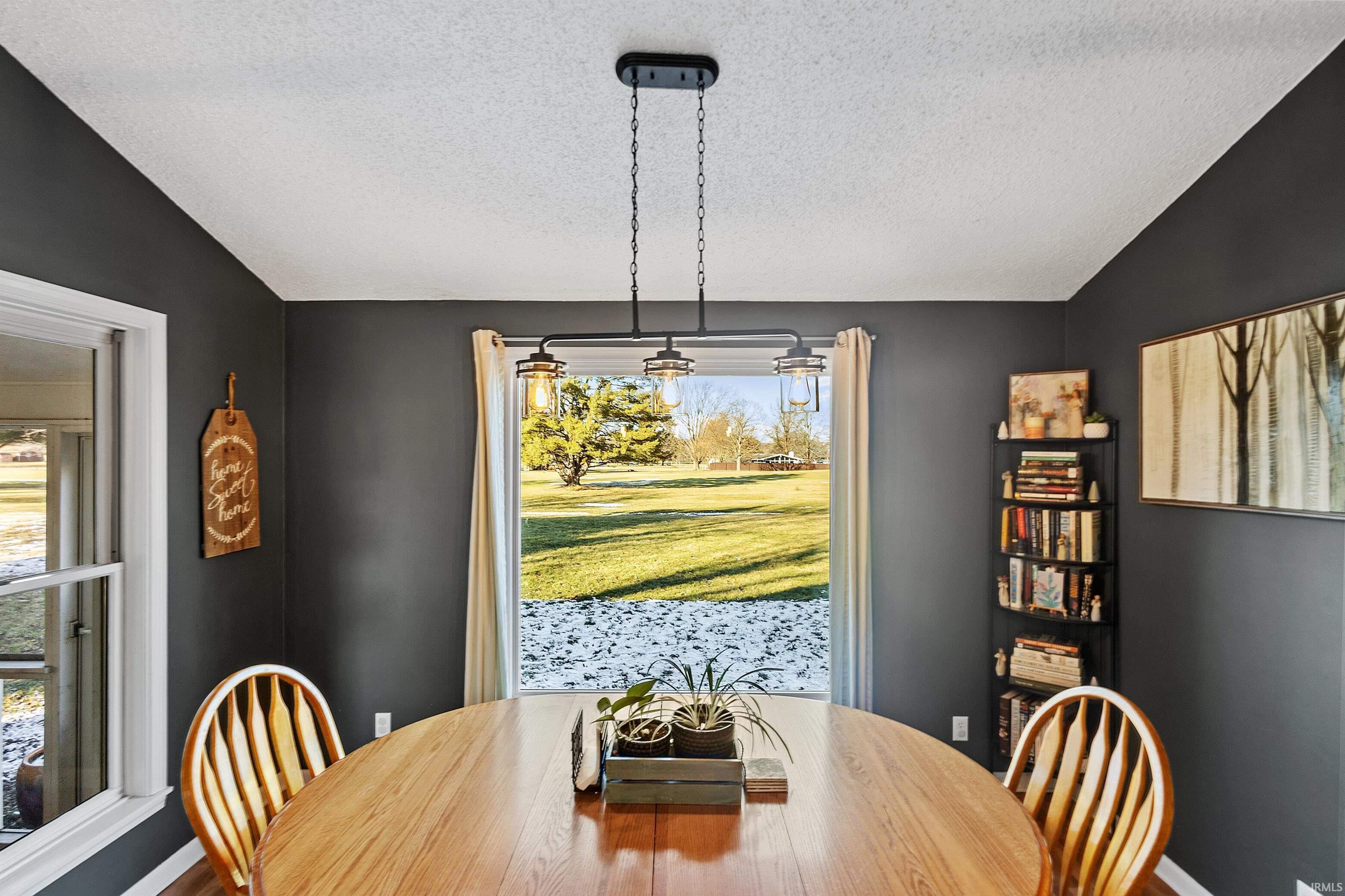 Image 3: Dining space & what a view of the golf course!, Dining Area
