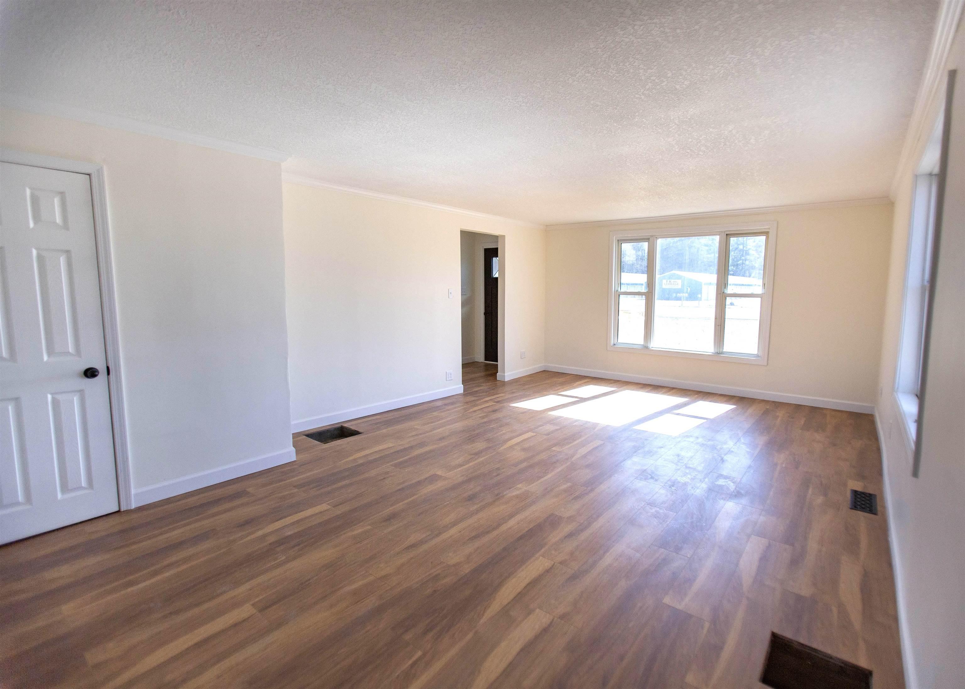 Image 2: Living Room