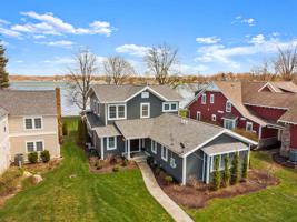 9872 N Bayshore