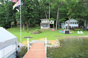1040 Lane 110 W Otter LK