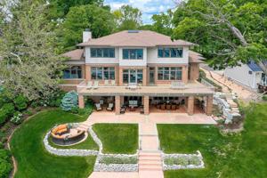 1401 E Northshore