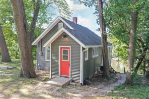 8082 N Hickman