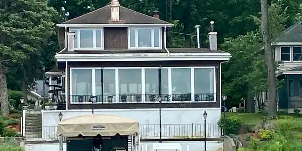 3104 E Country Club