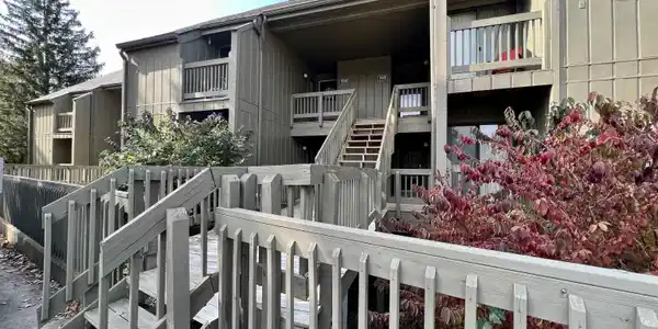 9324 S Lake Ridge