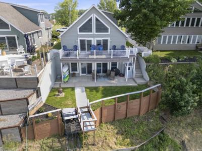 5823 E Sheridan
