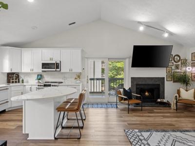 9379 S Pointe Retreat