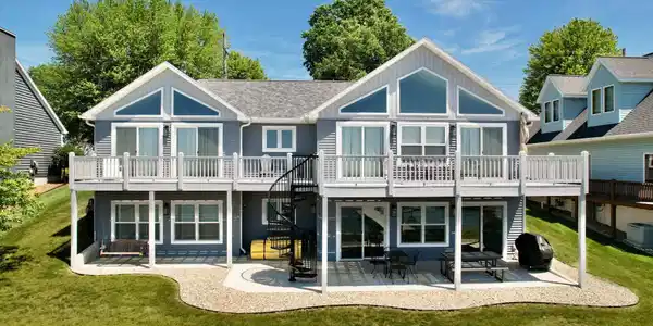 2913 Barrett