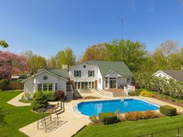 402 E Terrace Bay