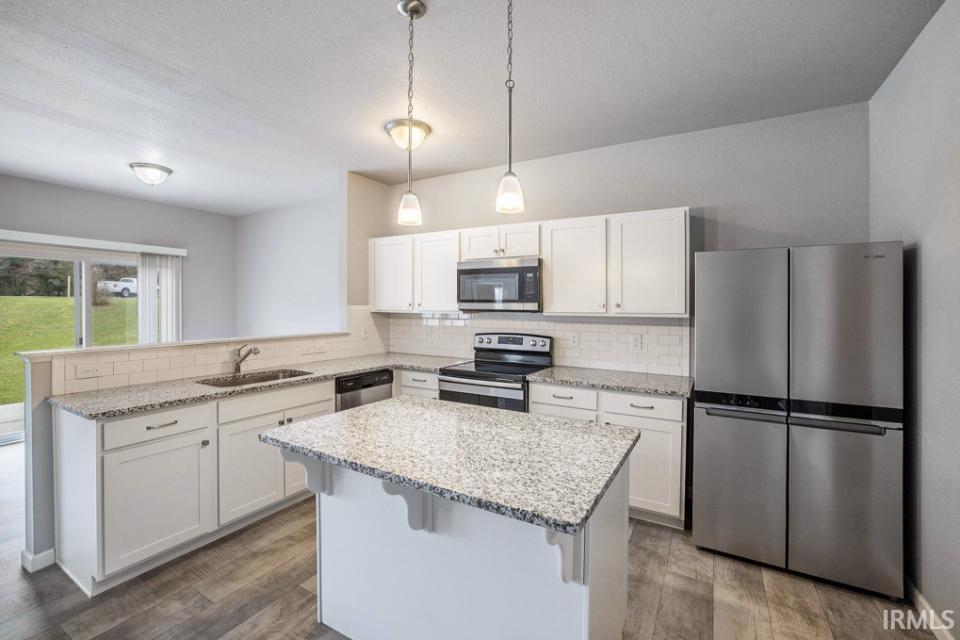 Image 3: Stock Photo-Kitchen