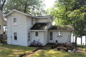 8213 E Wade