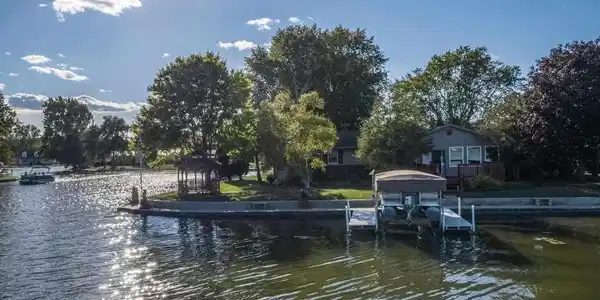 2602 Wolfe Point