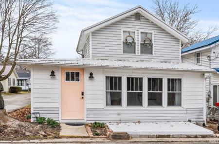 752 E Park