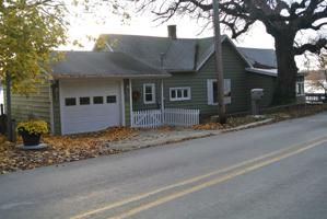 594 W SHORE DRIVE