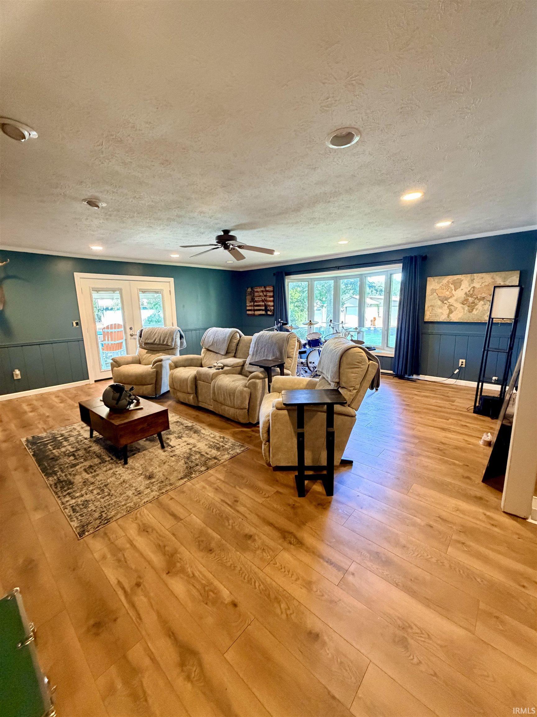Image 1: Living room, Living Room