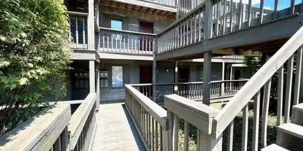 9325 S Pointe Retreat