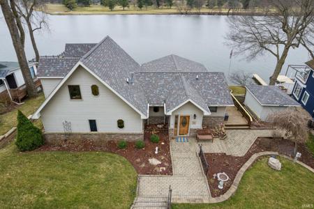 4732 E Lake Front