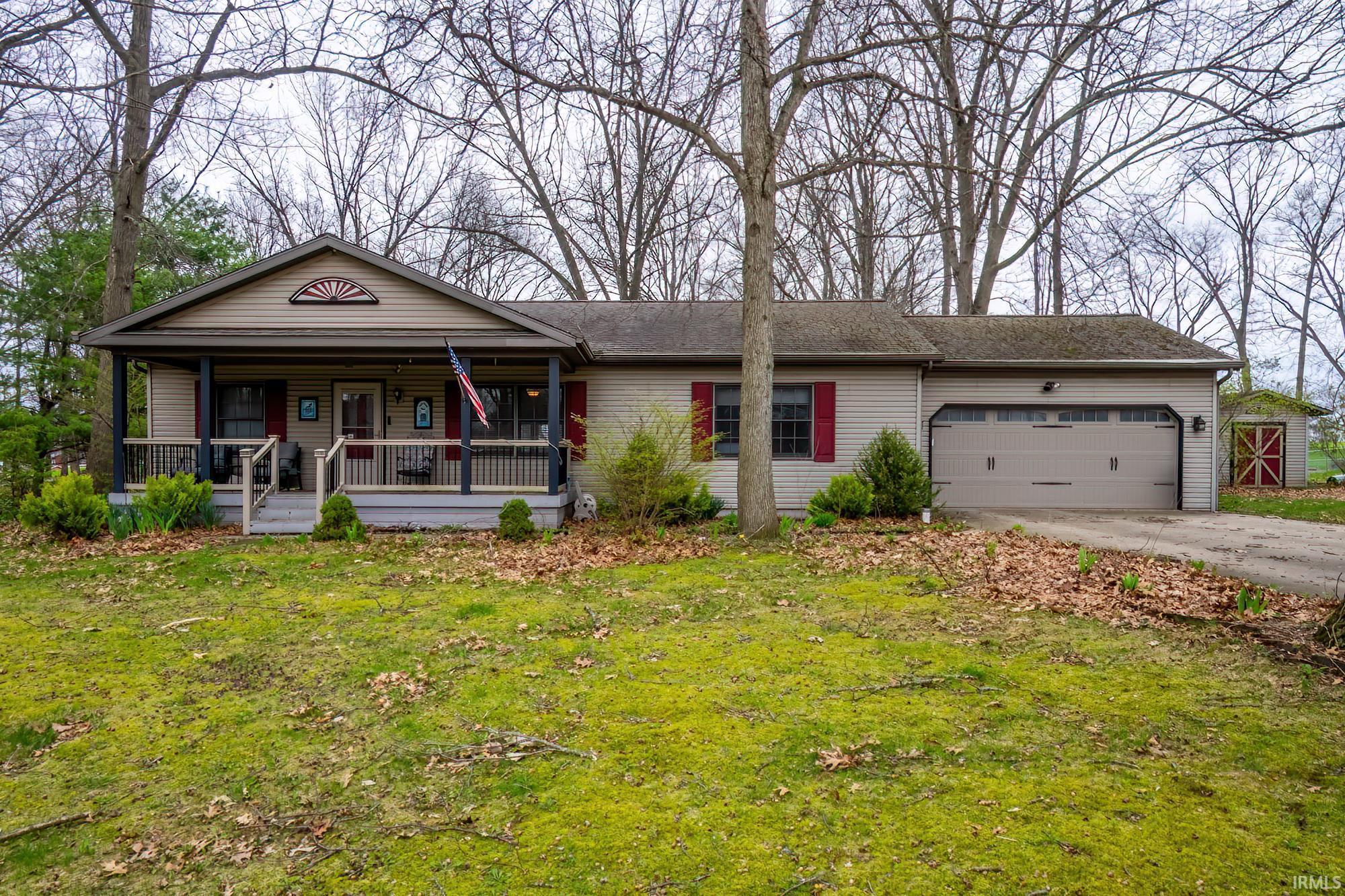 Image 0: 3 bed 2 1/2 bath on .78 acre lot in Eagles Addition with shared neighborhood lake access Image 0: 3 bed 2 1/2 bath on .78 acre lot in Eagles Addition with shared neighborhood lake access
