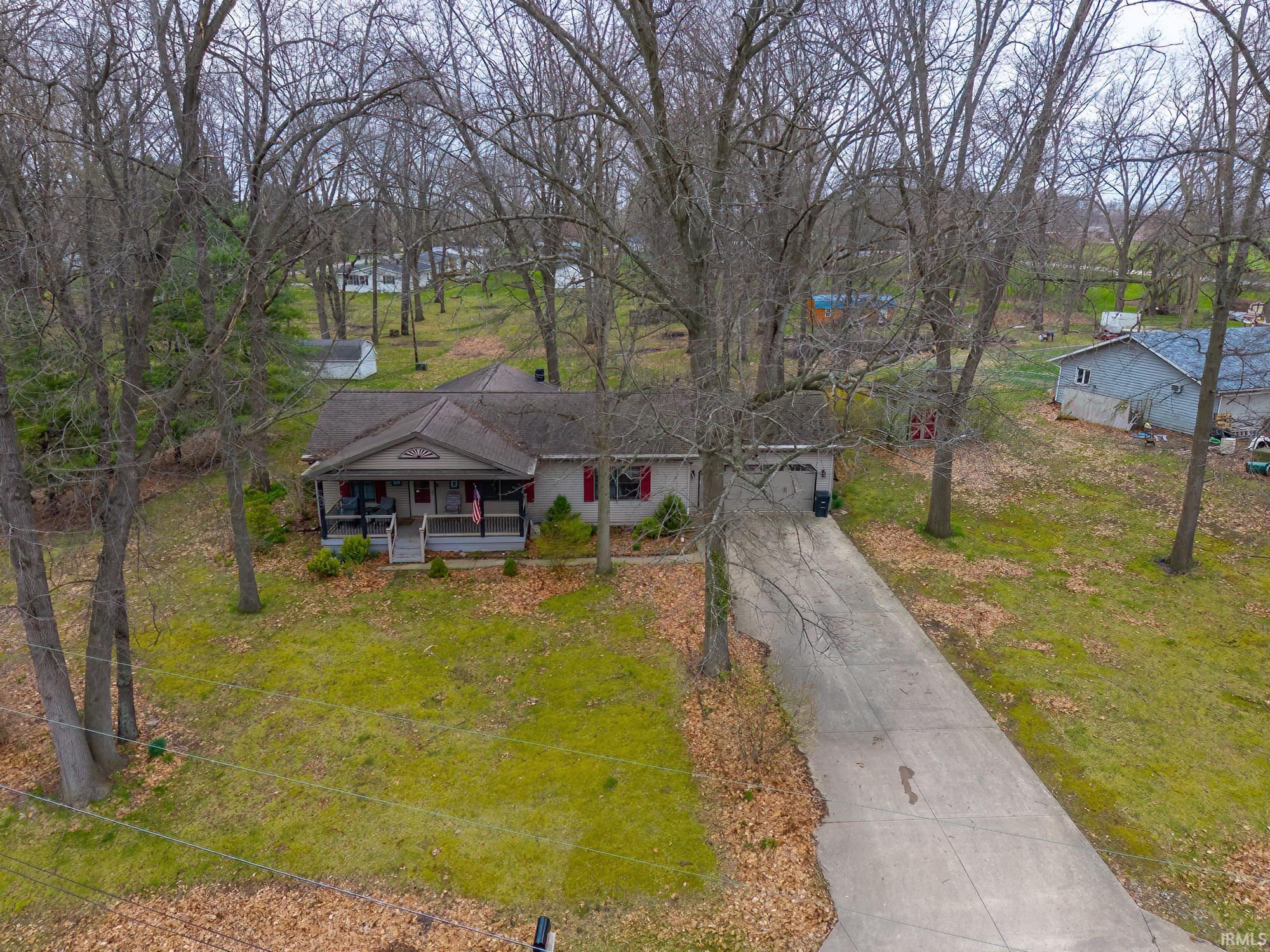 Image 2: .78 acre lot 3 bed 2 1/2 bath home on full basement with Witmer lake shared neighborhood access Image 2: .78 acre lot 3 bed 2 1/2 bath home on full basement with Witmer lake shared neighborhood access