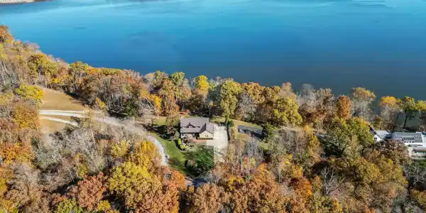 2753 E Pedigo Bay