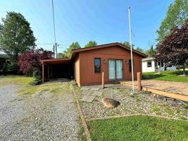 6823 N Skaggs